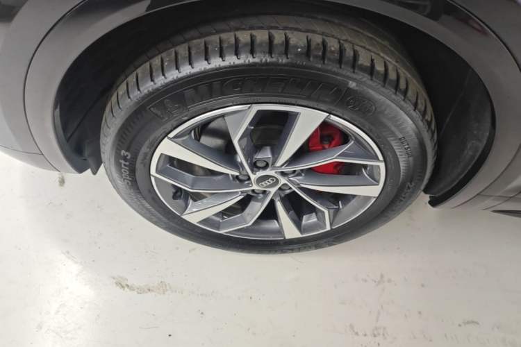 Used Audi Q5L 2024 40 TFSI Luxury Dynamic Edition Left Front Wheel Hub