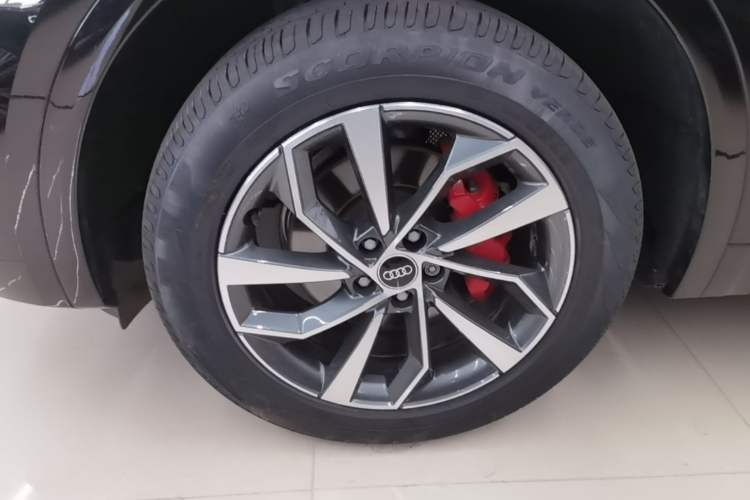 Used Audi Q5L 2024 40 TFSI Luxury Dynamic Edition Left Front Wheel Hub