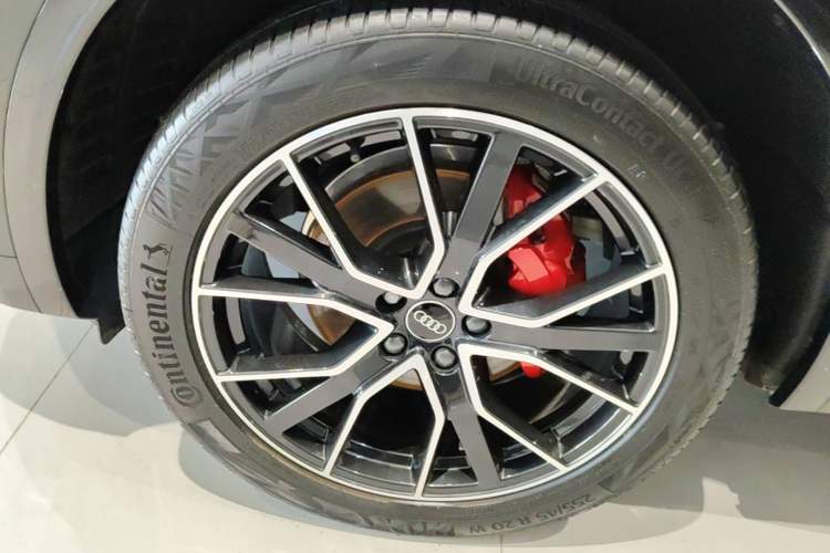 Used Audi Q5L 2024 45 TFSI Luxury Dynamic Model Left Front Wheel Hub