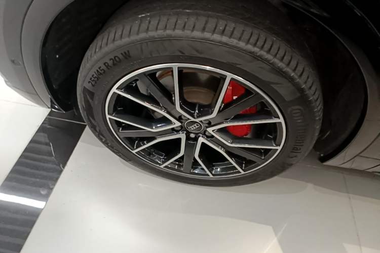 Used Audi Q5L 2024 45 TFSI Luxury Dynamic Model Left Front Wheel Hub