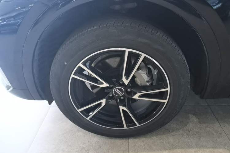 Used Audi Q5L 2024 40 TFSI Fashion Dynamic Model Left Front Wheel Hub