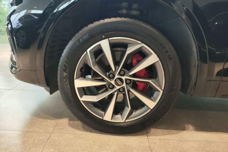 Used Audi Q5L 2024 40 TFSI Luxury Dynamic Edition Left Front Wheel Hub