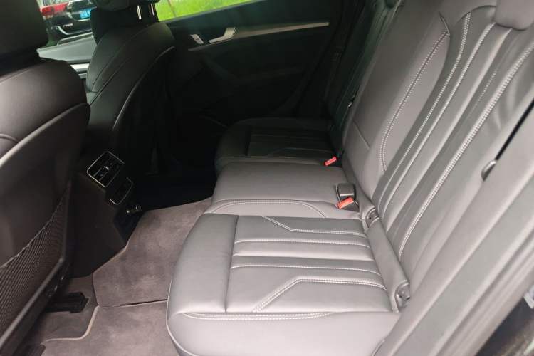 Used Audi Q5L 2024 45 TFSI Luxury Dynamic Model Left Rear Seat
