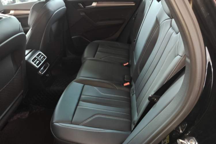 Used Audi Q5L 2024 45 TFSI Luxury Dynamic Model Left Rear Seat