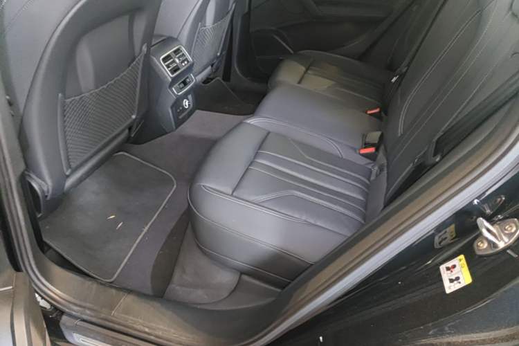 Used Audi Q5L 2024 45 TFSI Luxury Dynamic Model Left Rear Seat