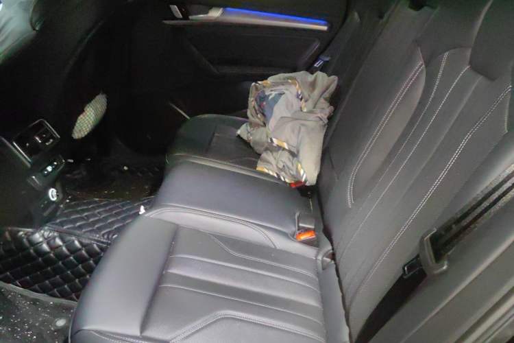 Used Audi Q5L 2024 40 TFSI Luxury Dynamic Edition Left Rear Seat