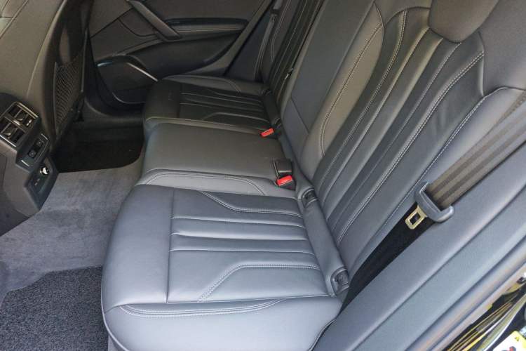 Used Audi Q5L 2024 40 TFSI Luxury Dynamic Edition Left Rear Seat