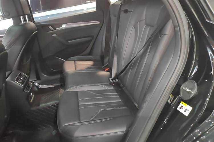 Used Audi Q5L 2024 40 TFSI Luxury Dynamic Edition Left Rear Seat