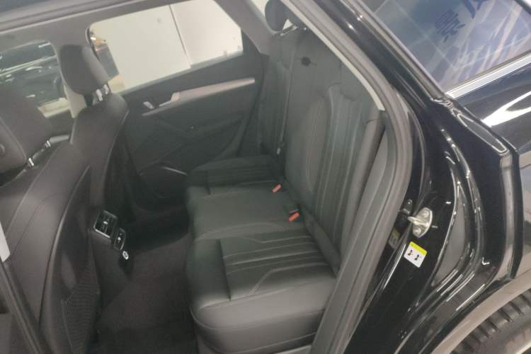 Used Audi Q5L 2024 40 TFSI Fashion Dynamic Model Left Rear Seat