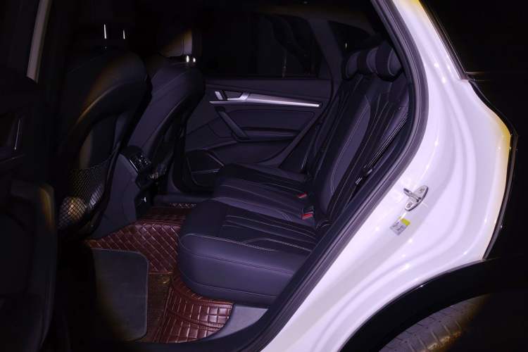 Used Audi Q5L 2024 45 TFSI Luxury Dynamic Model Left Rear Seat