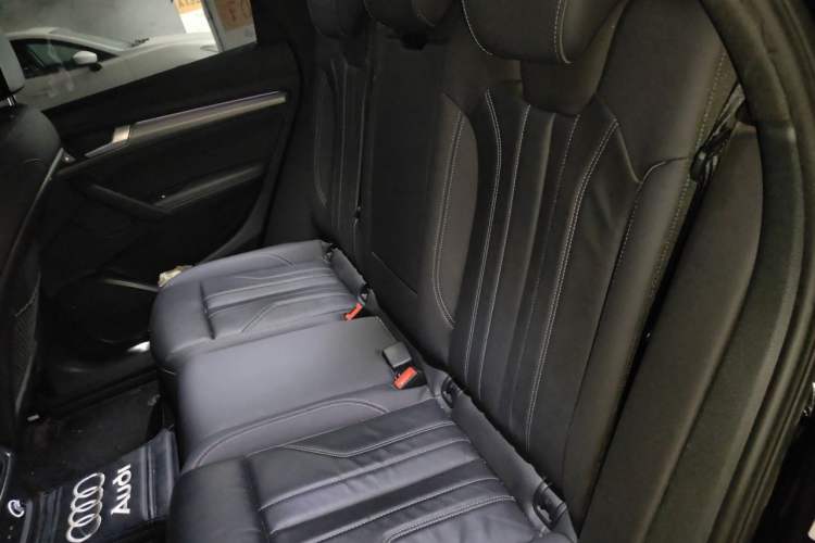 Used Audi Q5L 2024 40 TFSI Luxury Dynamic Edition Left Rear Seat