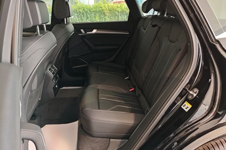 Used Audi Q5L 2024 45 TFSI Luxury Dynamic Model Left Rear Seat