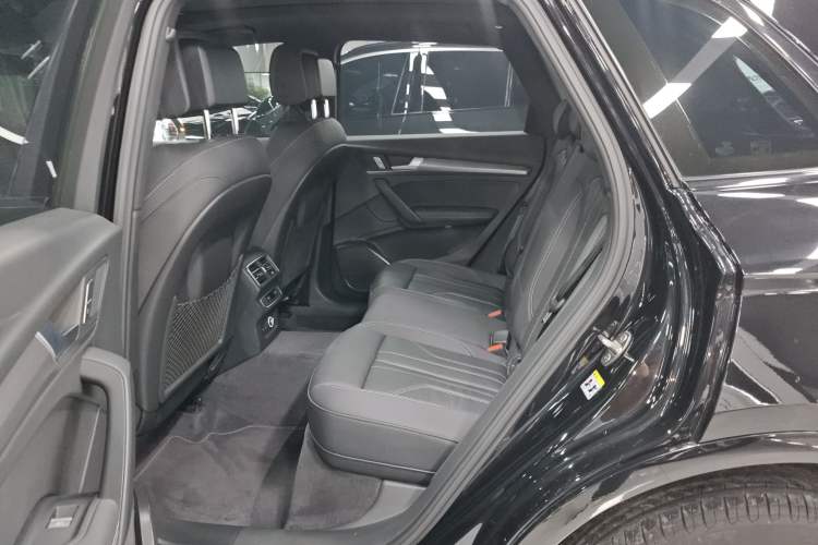 Used Audi Q5L 2024 40 TFSI Luxury Dynamic Edition Left Rear Seat