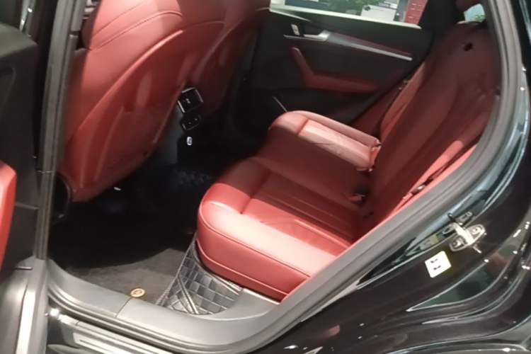 Used Audi Q5L 2024 40 TFSI Luxury Dynamic Edition Left Rear Seat