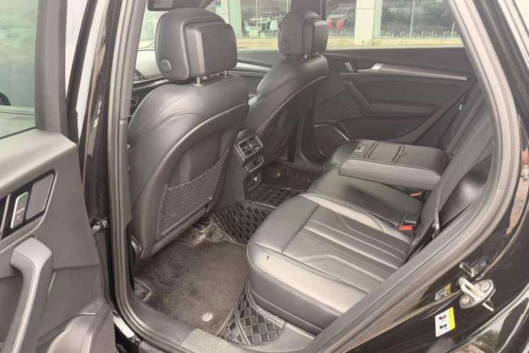 Used Audi Q5L 2024 40 TFSI Luxury Dynamic Edition Left Rear Seat