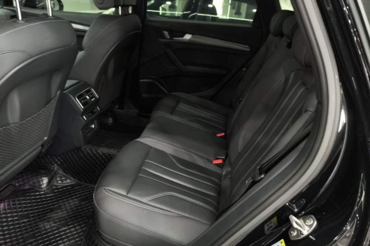 Used Audi Q5L 2024 45 TFSI Luxury Dynamic Model Left Rear Seat