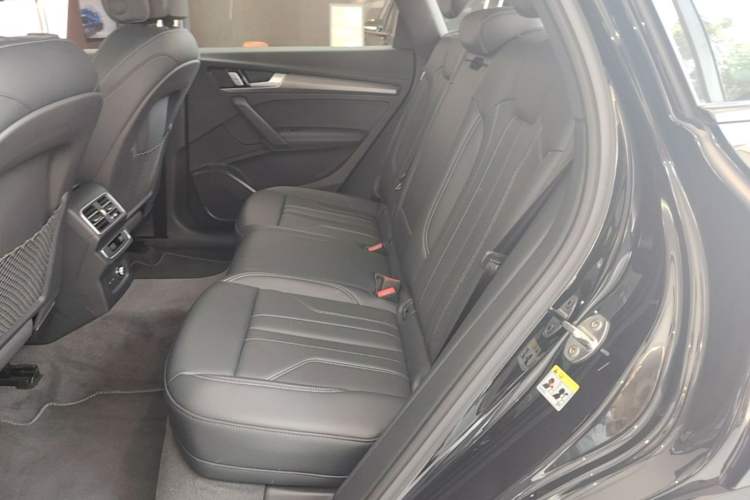 Used Audi Q5L 2024 40 TFSI Luxury Dynamic Edition Left Rear Seat