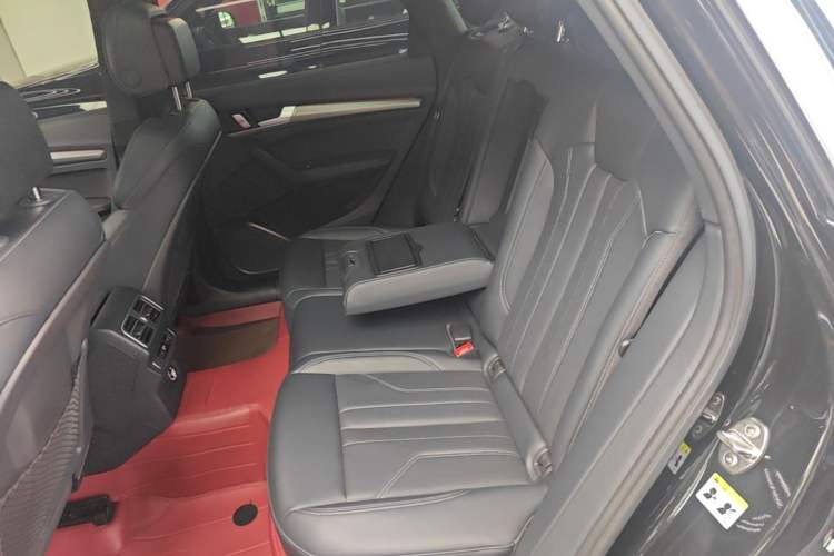 Used Audi Q5L 2024 40 TFSI Luxury Dynamic Edition Left Rear Seat