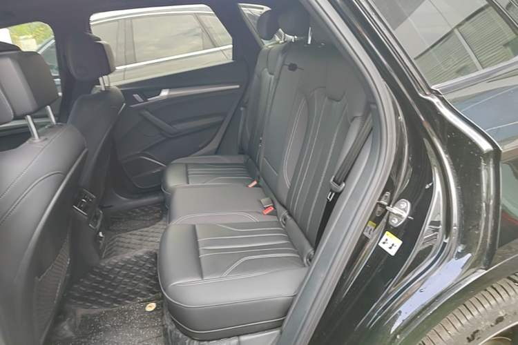 Used Audi Q5L 2024 45 TFSI Luxury Dynamic Model Left Rear Seat
