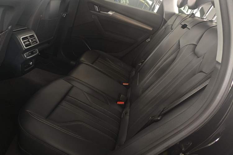 Used Audi Q5L 2024 40 TFSI Fashion Dynamic Model Left Rear Seat