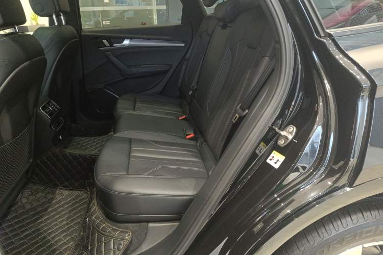 Used Audi Q5L 2024 40 TFSI Luxury Dynamic Edition Left Rear Seat