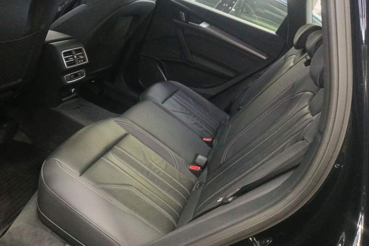 Used Audi Q5L 2024 40 TFSI Luxury Dynamic Edition Left Rear Seat