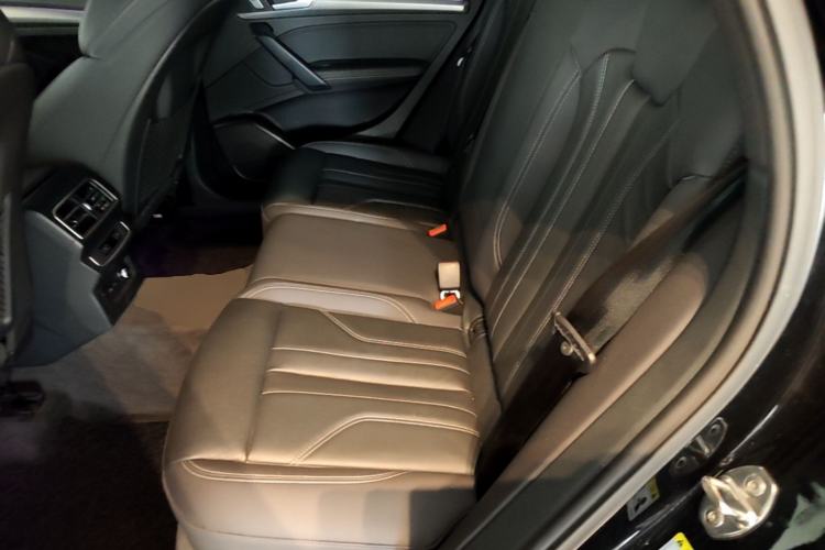 Used Audi Q5L 2024 40 TFSI Luxury Dynamic Edition Left Rear Seat