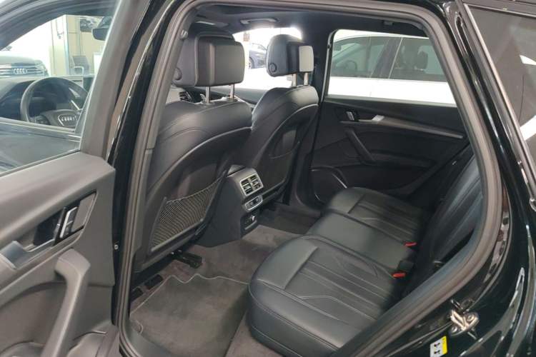 Used Audi Q5L 2024 40 TFSI Luxury Dynamic Edition Left Rear Seat
