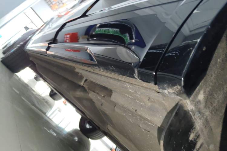 Used Audi Q5L 2024 40 TFSI Luxury Dynamic Edition Left Side Sill