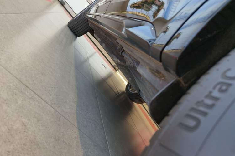 Used Audi Q5L 2024 40 TFSI Luxury Dynamic Edition Left Side Sill