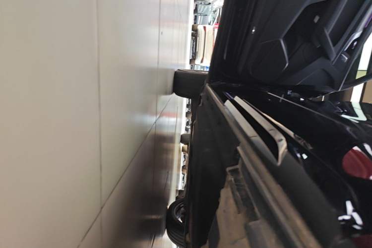 Used Audi Q5L 2024 40 TFSI Luxury Dynamic Edition Left Side Sill