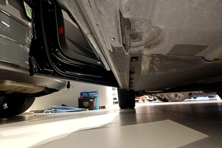 Used Audi Q5L 2024 40 TFSI Fashion Dynamic Model Left Side Sill
