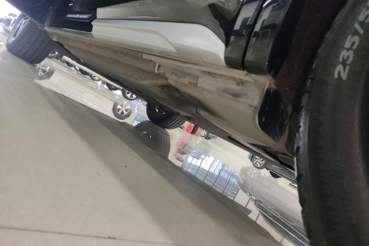 Used Audi Q5L 2024 40 TFSI Fashion Dynamic Model Left Side Sill