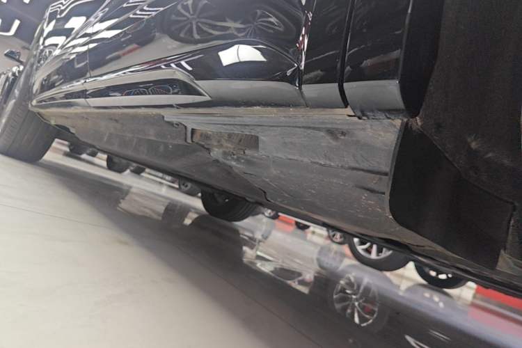 Used Audi Q5L 2024 40 TFSI Luxury Dynamic Edition Left Side Sill
