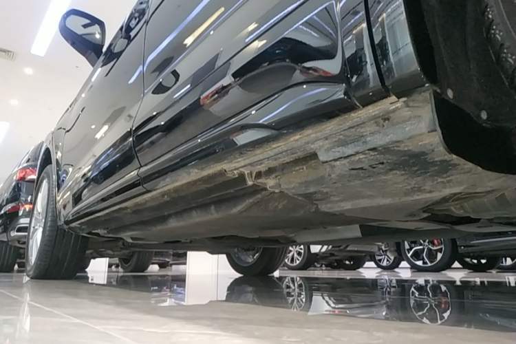 Used Audi Q5L 2024 40 TFSI Luxury Dynamic Edition Left Side Sill