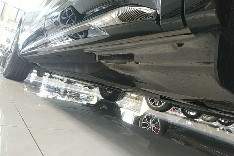 Used Audi Q5L 2024 40 TFSI Luxury Dynamic Edition Left Side Sill