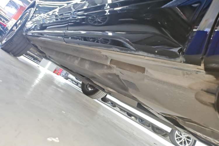 Used Audi Q5L 2024 40 TFSI Luxury Dynamic Edition Left Side Sill