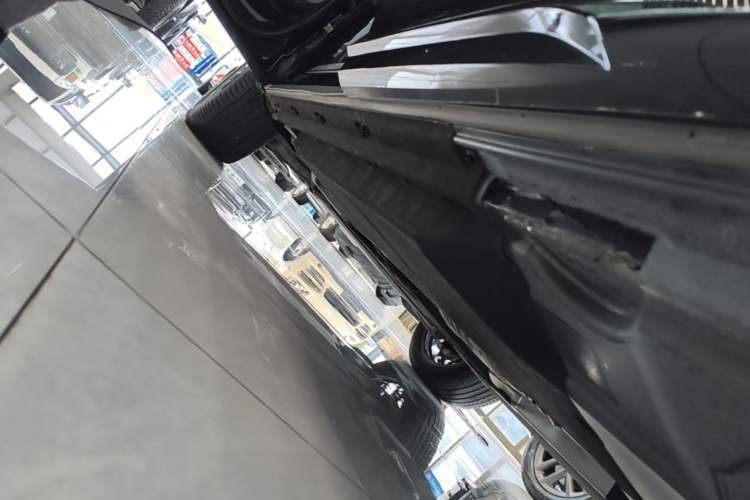 Used Audi Q5L 2024 45 TFSI Luxury Dynamic Model Left Side Sill