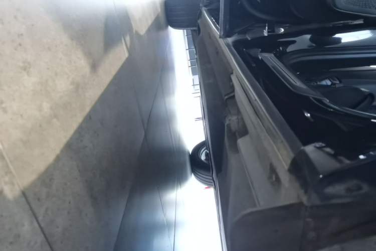 Used Audi Q5L 2024 40 TFSI Fashion Dynamic Model Left Side Sill