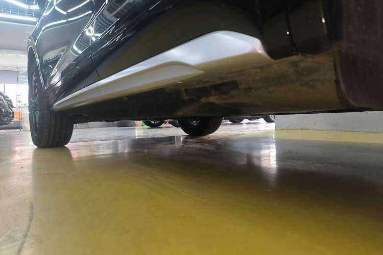 Used Audi Q5L 2024 40 TFSI Fashion Dynamic Model Left Side Sill