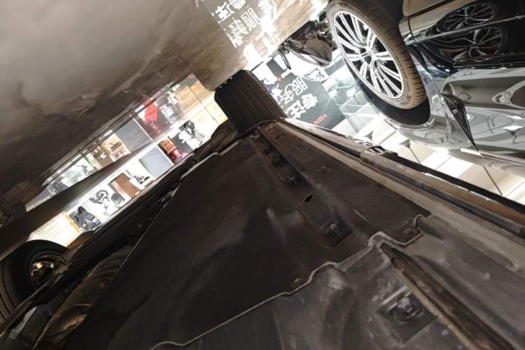 Used Audi Q5L 2024 40 TFSI Luxury Dynamic Edition Left Side Sill