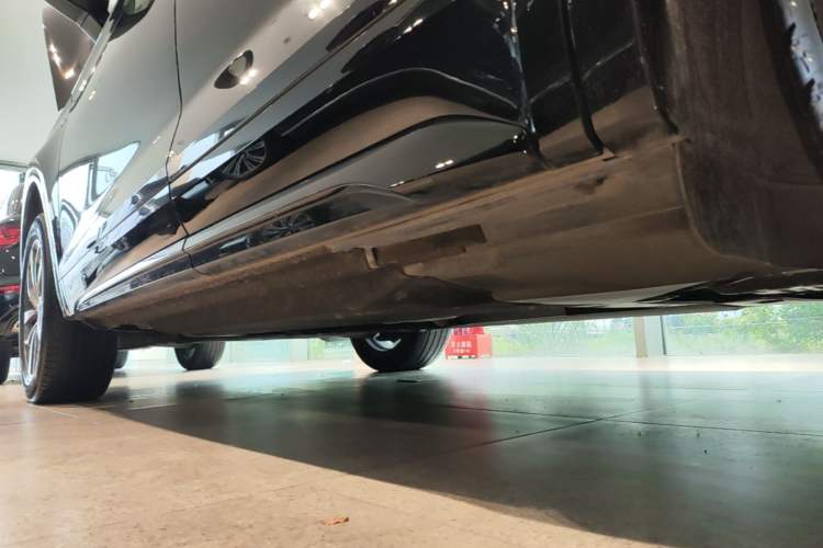 Used Audi Q5L 2024 40 TFSI Luxury Dynamic Edition Left Side Sill