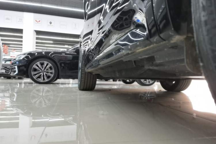 Used Audi Q5L 2024 40 TFSI Luxury Dynamic Edition Left Side Sill