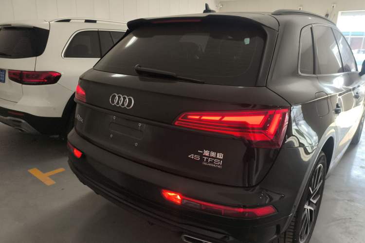 Used Audi Q5L 2024 45 TFSI Luxury Dynamic Model Rear