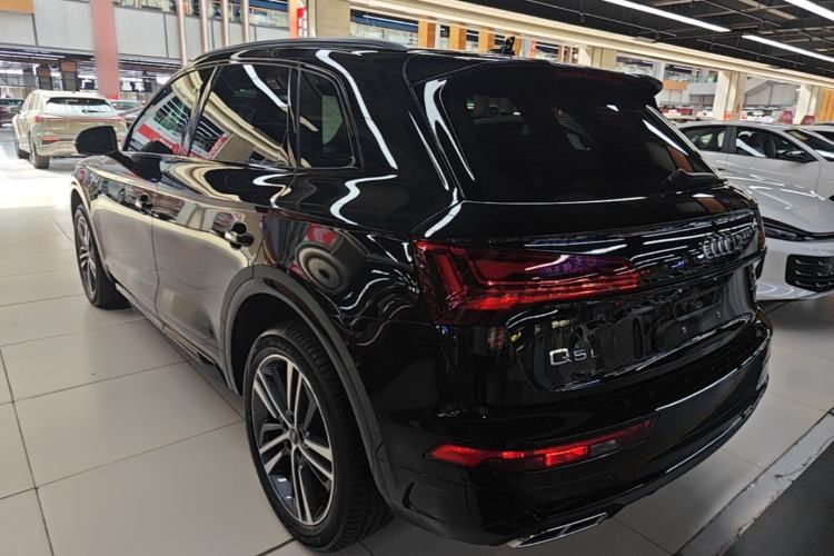 Used Audi Q5L 2024 40 TFSI Luxury Dynamic Edition Rear Left 45 Deg