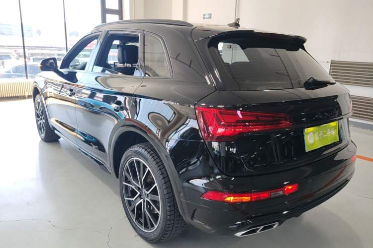 Used Audi Q5L 2024 45 TFSI Luxury Dynamic Model Rear Left 45 Deg