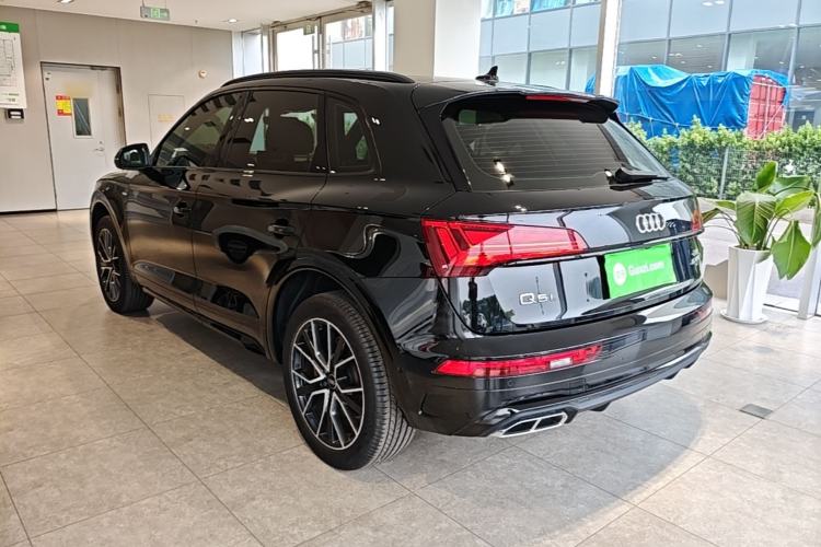 Used Audi Q5L 2024 45 TFSI Luxury Dynamic Model Rear Left 45 Deg