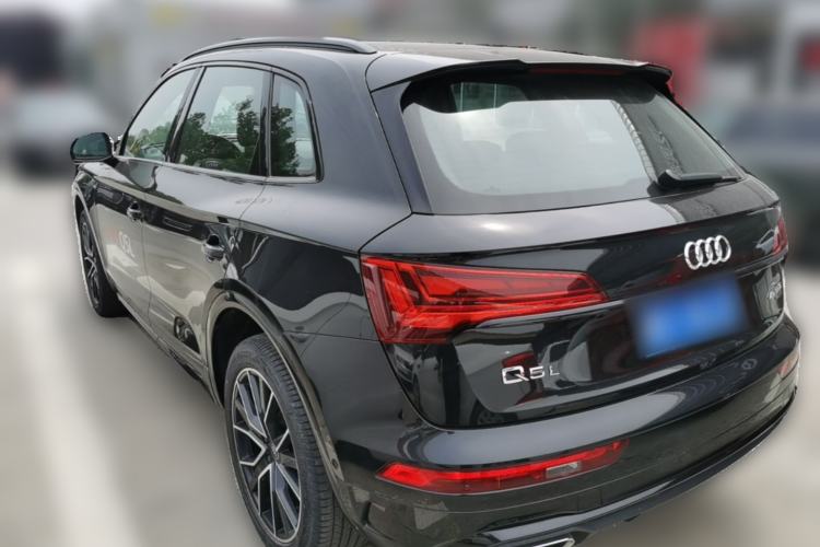 Used Audi Q5L 2024 45 TFSI Luxury Dynamic Model Rear Left 45 Deg