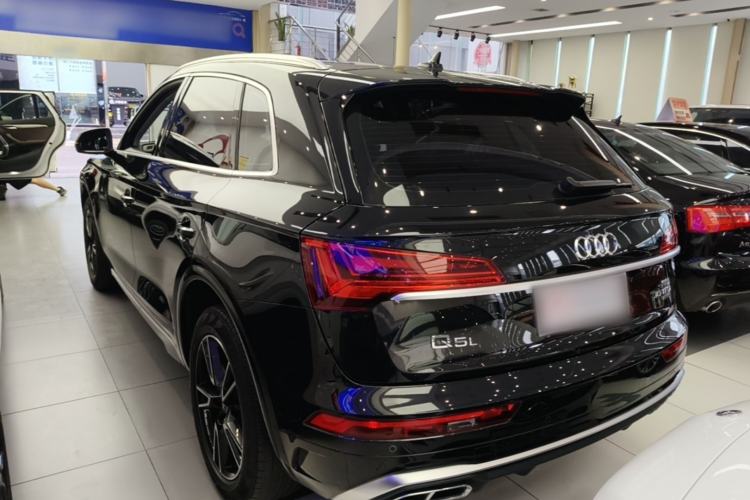 Used Audi Q5L 2024 40 TFSI Fashion Dynamic Model Rear Left 45 Deg