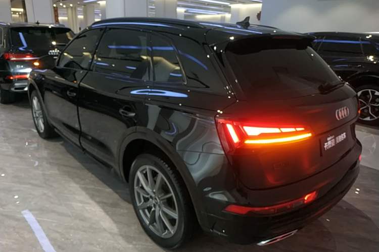 Used Audi Q5L 2024 40 TFSI Luxury Dynamic Edition Rear Left 45 Deg